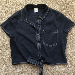 Me to We Tie-Front Crop Top